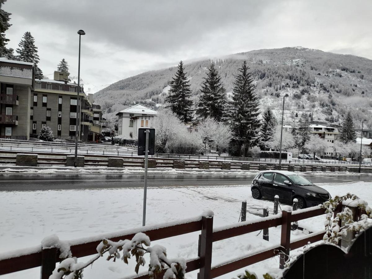 Einaudi 9 Apartment Bardonecchia Bagian luar foto